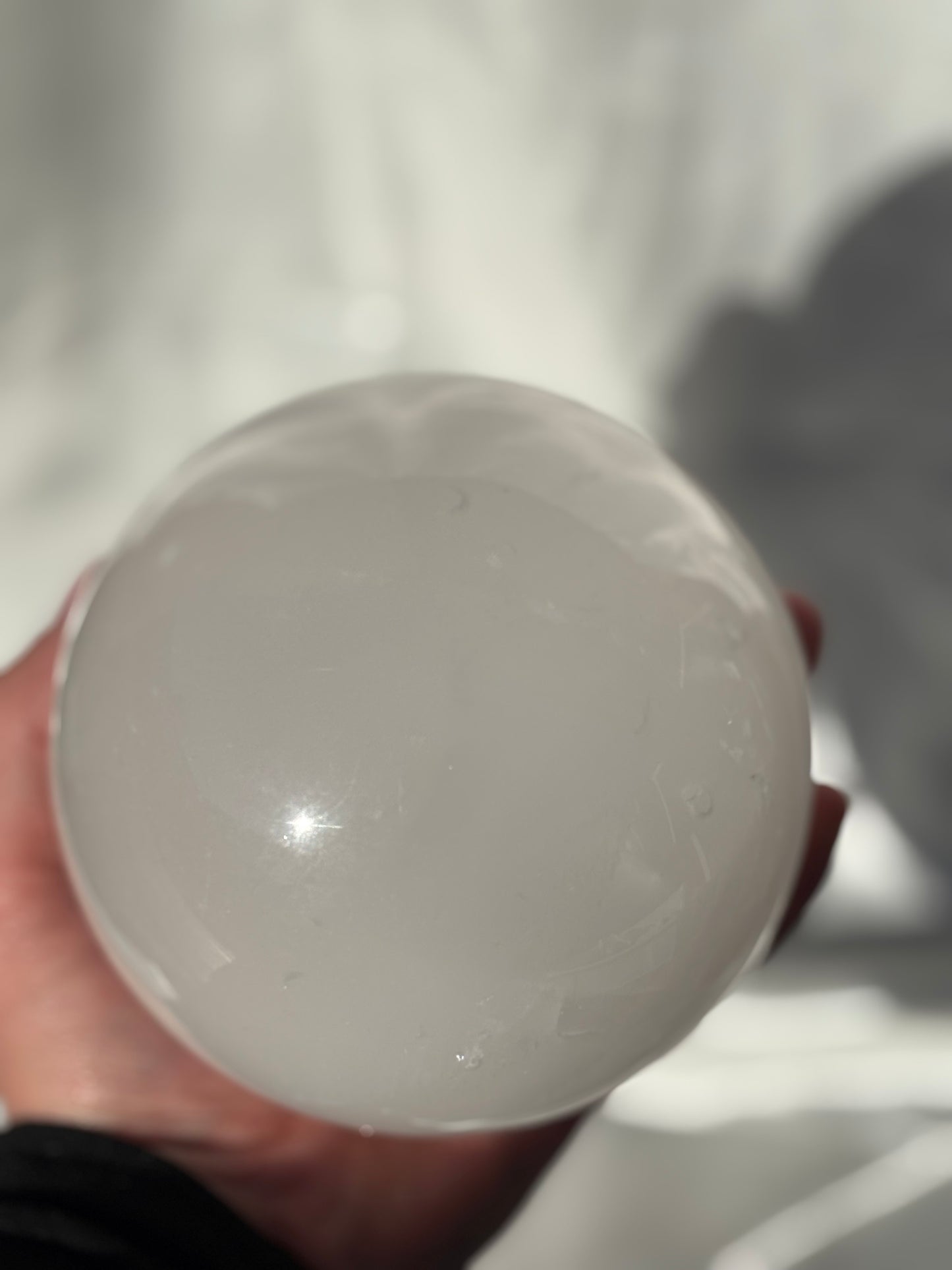 STATEMENT Milky Quartz Sphere 1.6kg