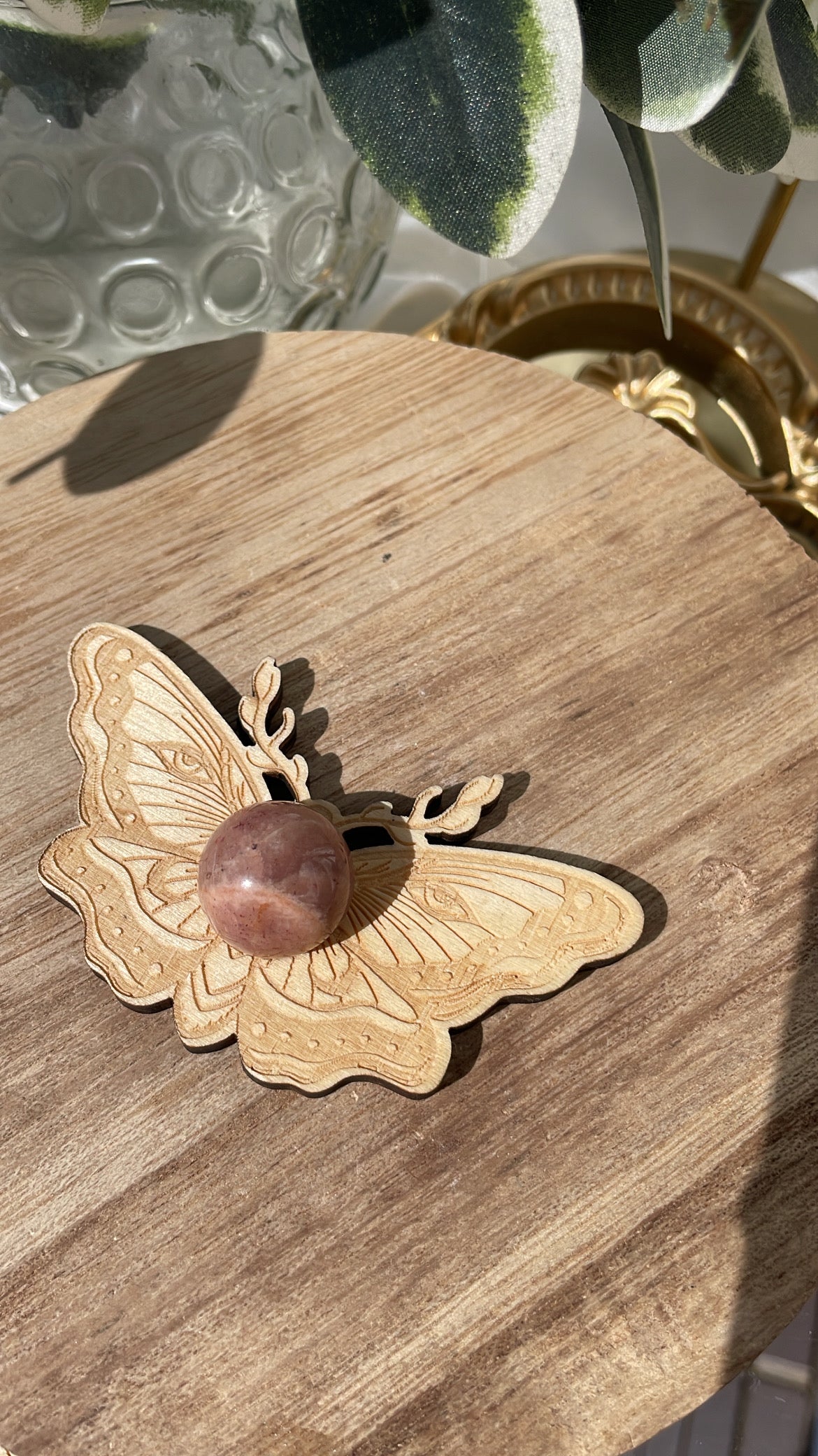 Wooden Butterfly Sphere Stand